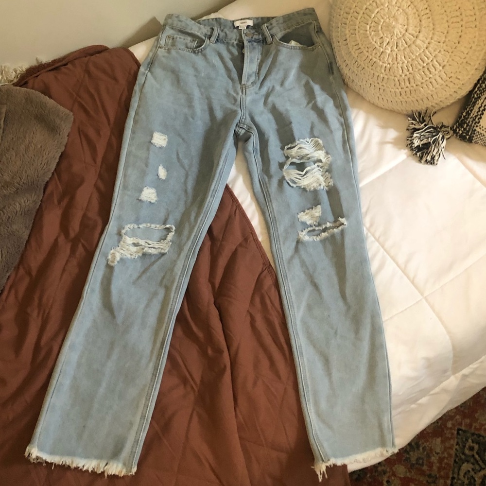 Distressed boyfriend jeans